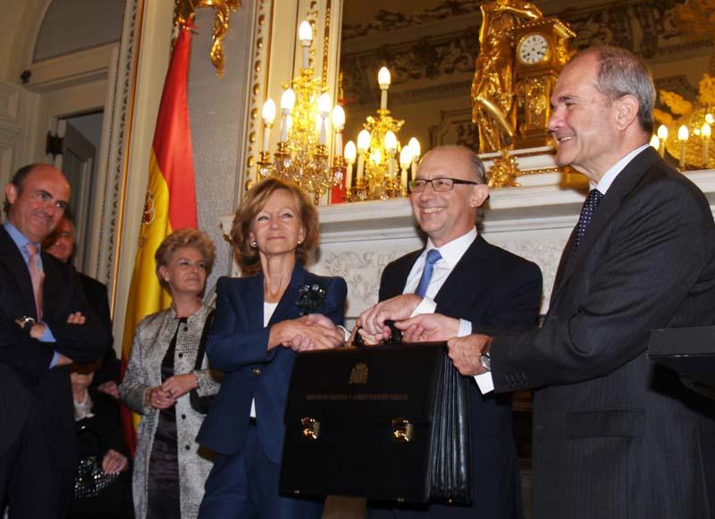 Cristóbal Montoro recibe la cartera de Hacienda y Administraciones Públicas